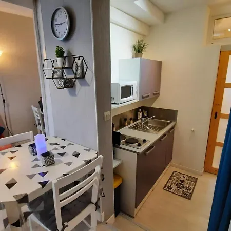 Apartamento **charmant Studio Medieval Au Coeur De La Roche-posay, Proche Thermes Et Commerces** - Fr-1-541-41 *