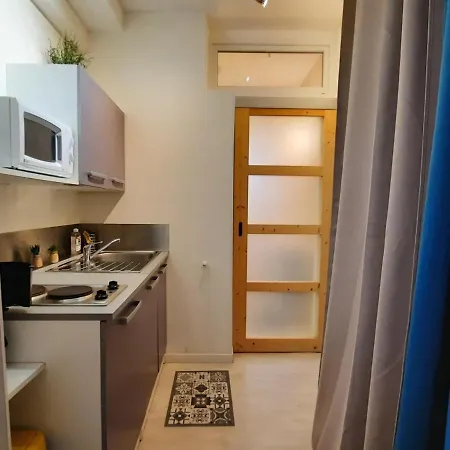 **charmant Studio Medieval Au Coeur De La Roche-posay, Proche Thermes Et Commerces** - Fr-1-541-41 Apartamento