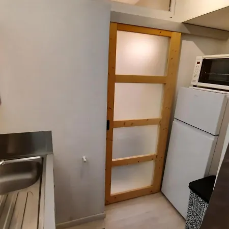 **charmant Studio Medieval Au Coeur De La Roche-posay, Proche Thermes Et Commerces** - Fr-1-541-41 *