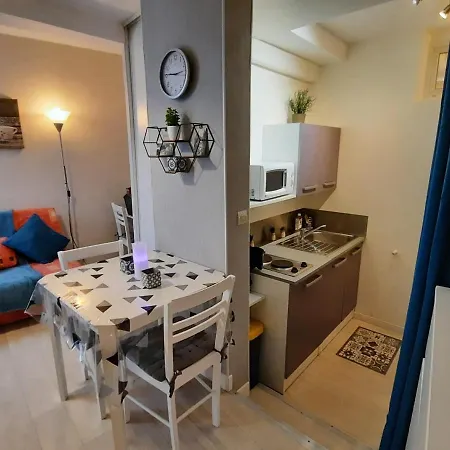 **charmant Studio Medieval Au Coeur De La Roche-posay, Proche Thermes Et Commerces** - Fr-1-541-41 Apartamento *